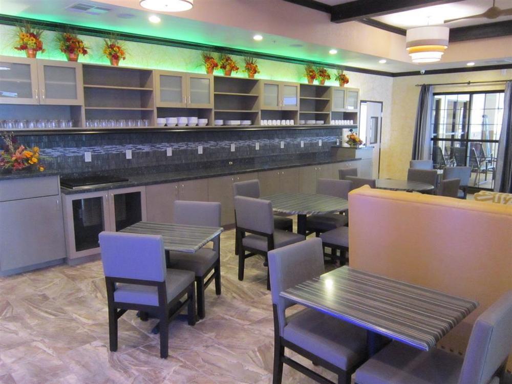 Best Western Plus Emerald Inn & Suites Garden City Restoran gambar
