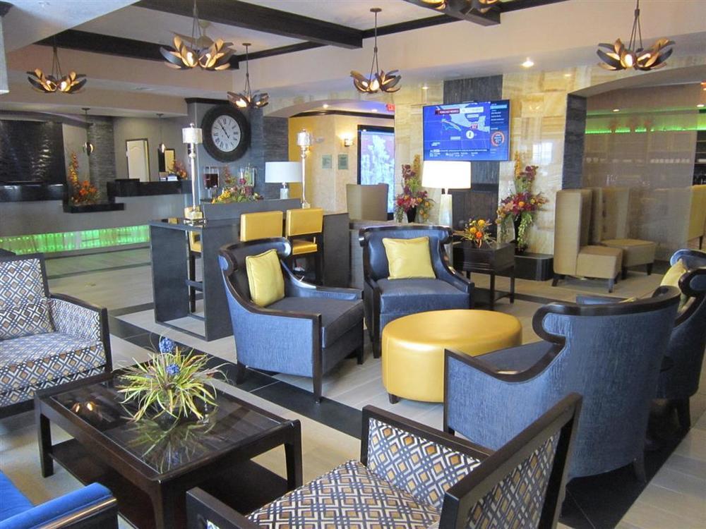 Best Western Plus Emerald Inn & Suites Garden City Dalaman gambar