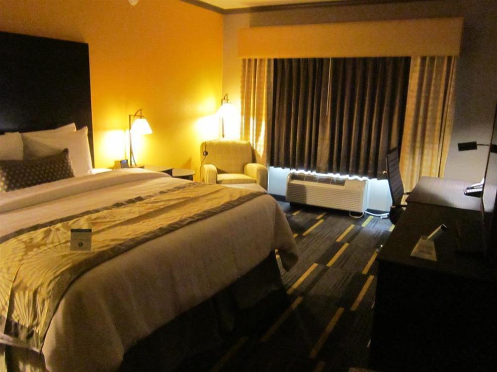 Best Western Plus Emerald Inn & Suites Garden City Bilik gambar